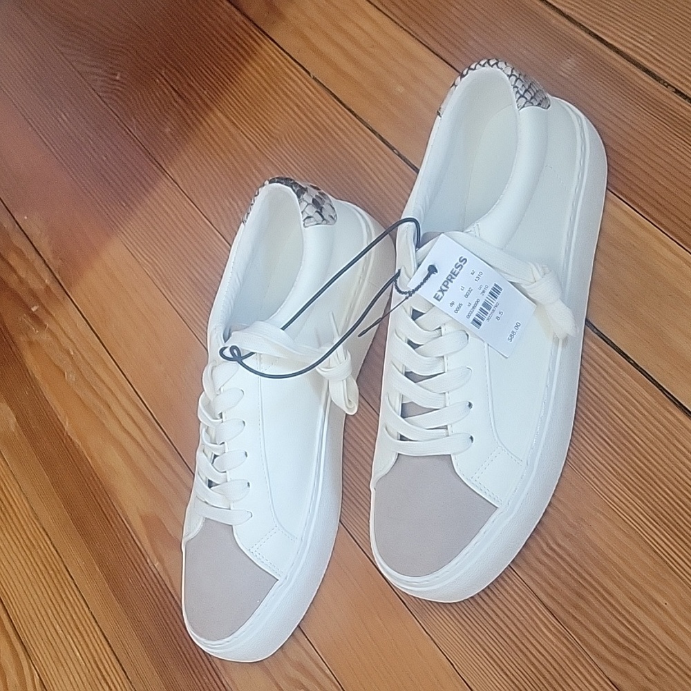 Express Sneakers - Picture 4 of 9